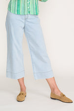 Load image into Gallery viewer, Jean Queen Crop
