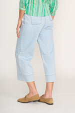 Load image into Gallery viewer, Jean Queen Crop
