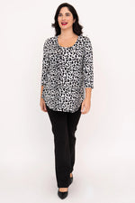 Load image into Gallery viewer, Jazz 3/4 Sleeve | BW Leopard
