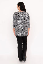 Load image into Gallery viewer, Jazz 3/4 Sleeve | BW Leopard
